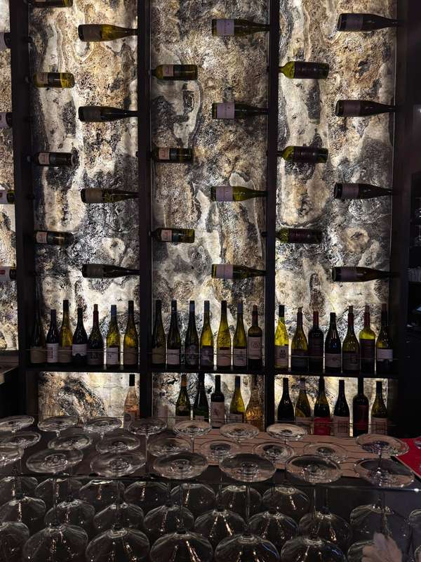 Kovée Weinwand